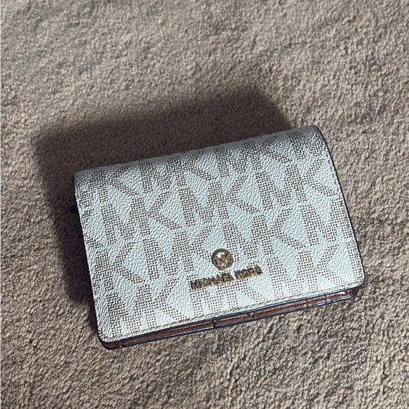 Michael Kors Silver Women's Wallet - Picture 1 of 2